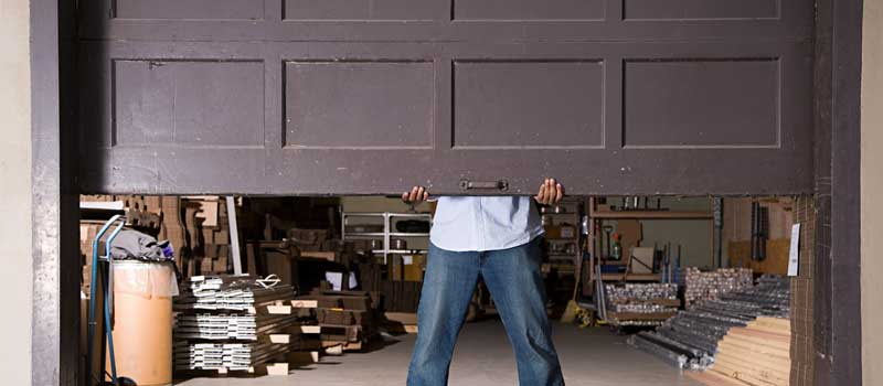 Choose the Right Garage Door Company with These Helpful Hints
